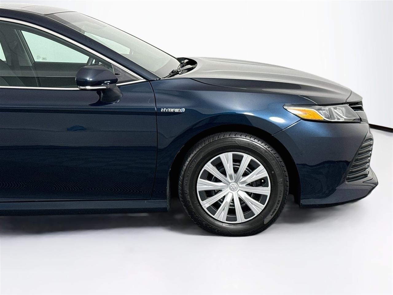 Toyota Camry Hybrid LE CVT (Natl) 2018