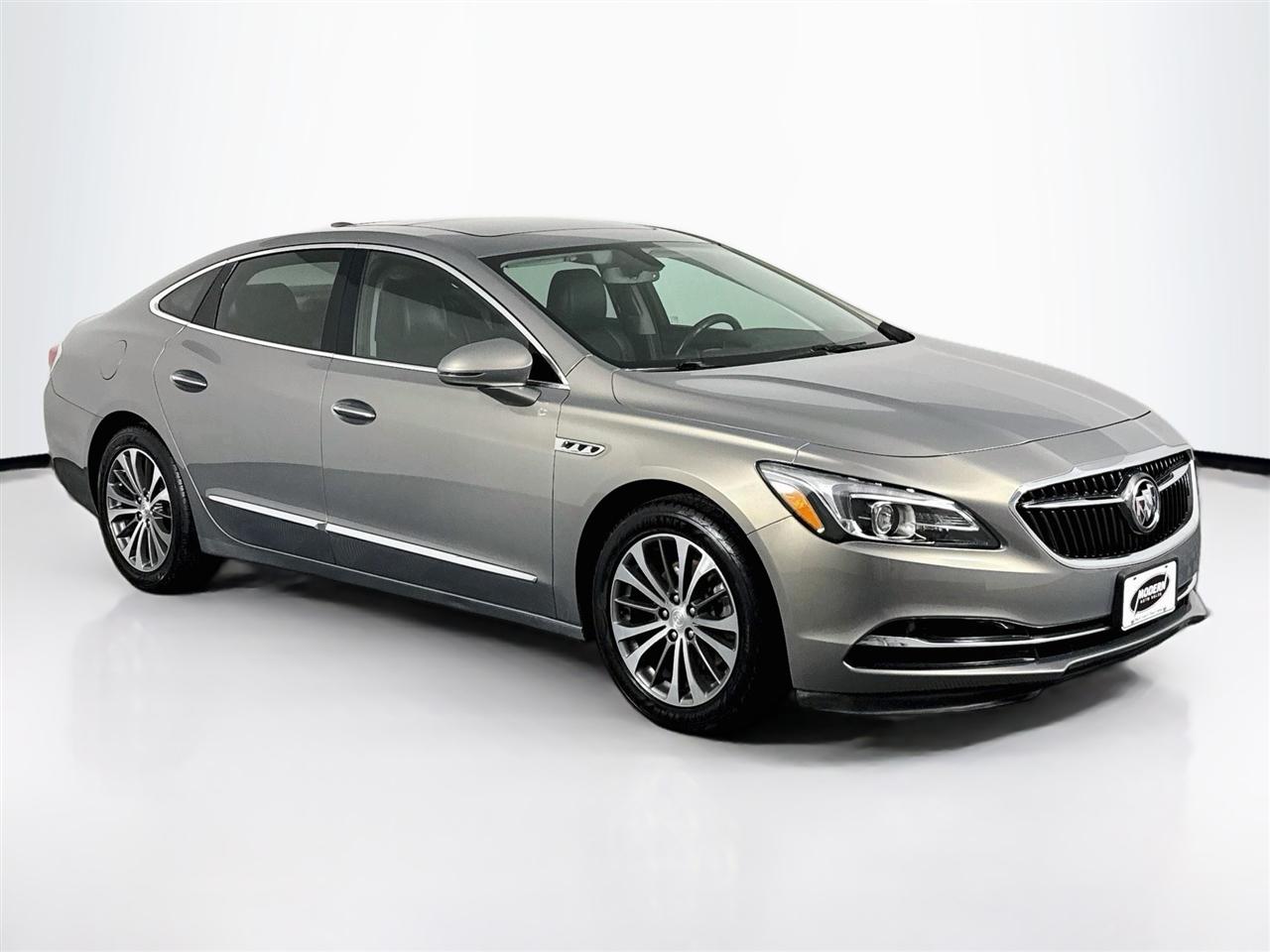 Buick LaCrosse 4dr Sdn Essence FWD 2017