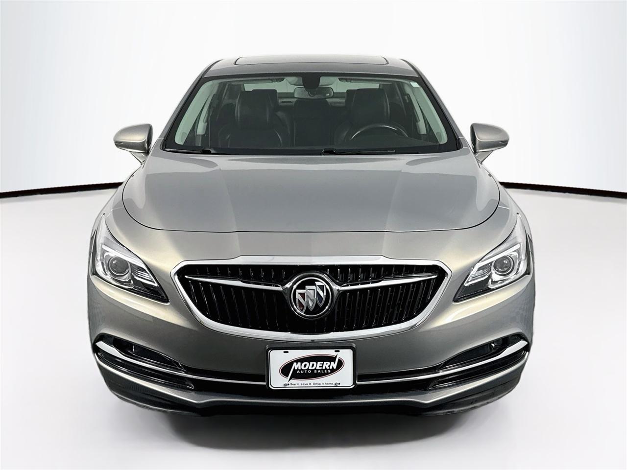 Buick LaCrosse 4dr Sdn Essence FWD 2017