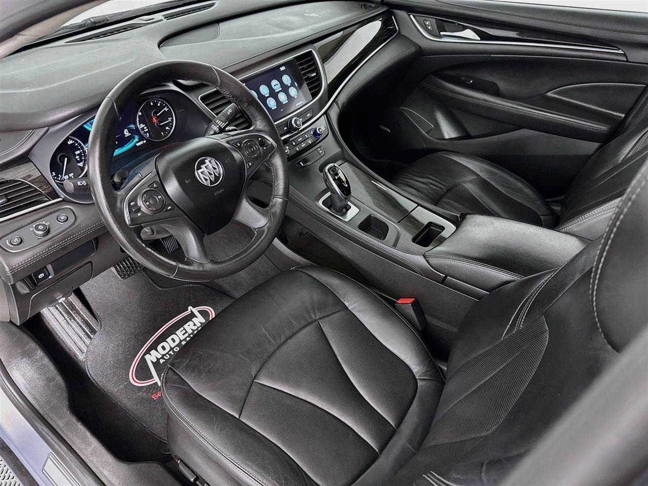 Buick LaCrosse 4dr Sdn Essence FWD 2017