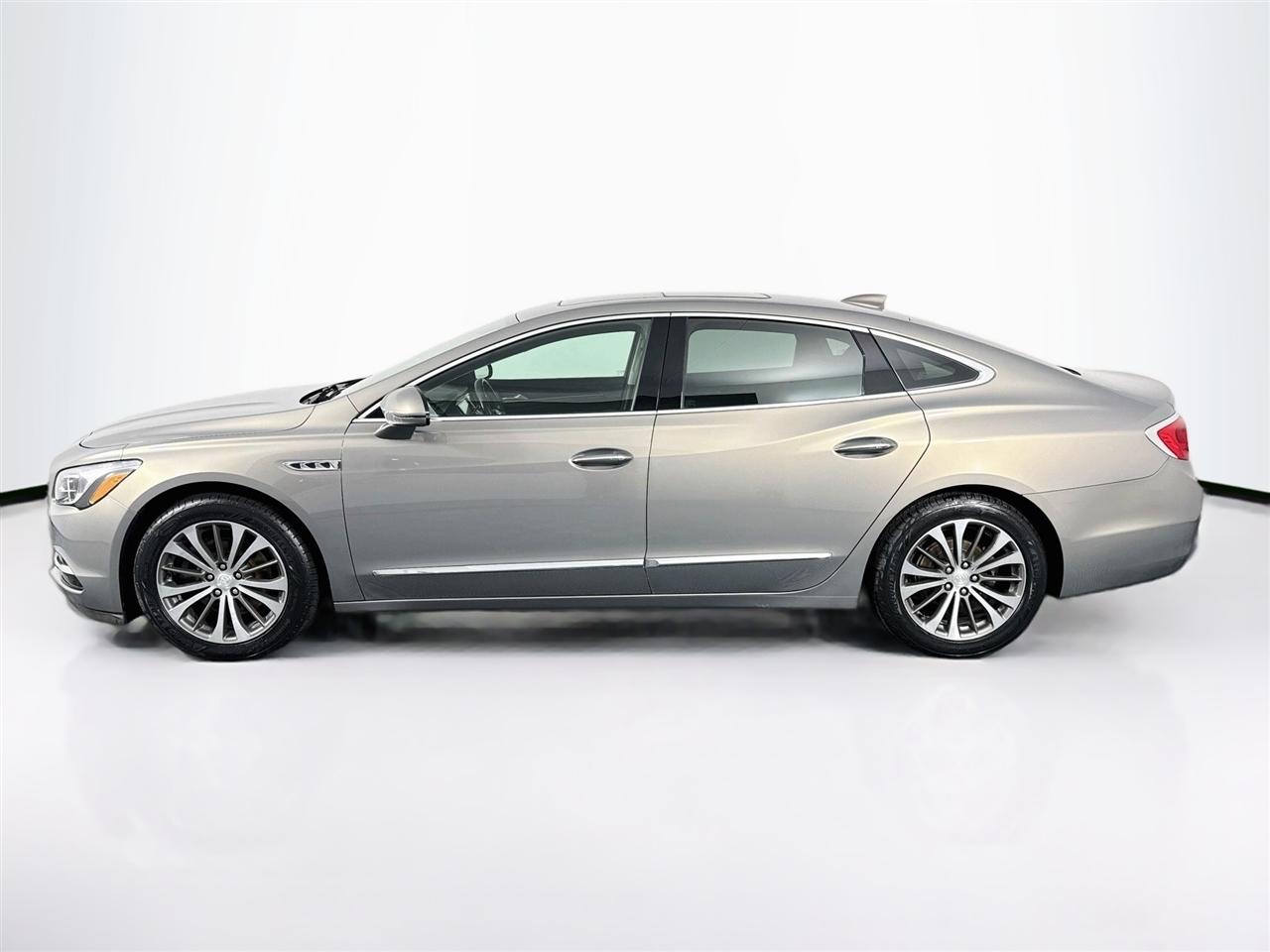 Buick LaCrosse 4dr Sdn Essence FWD 2017