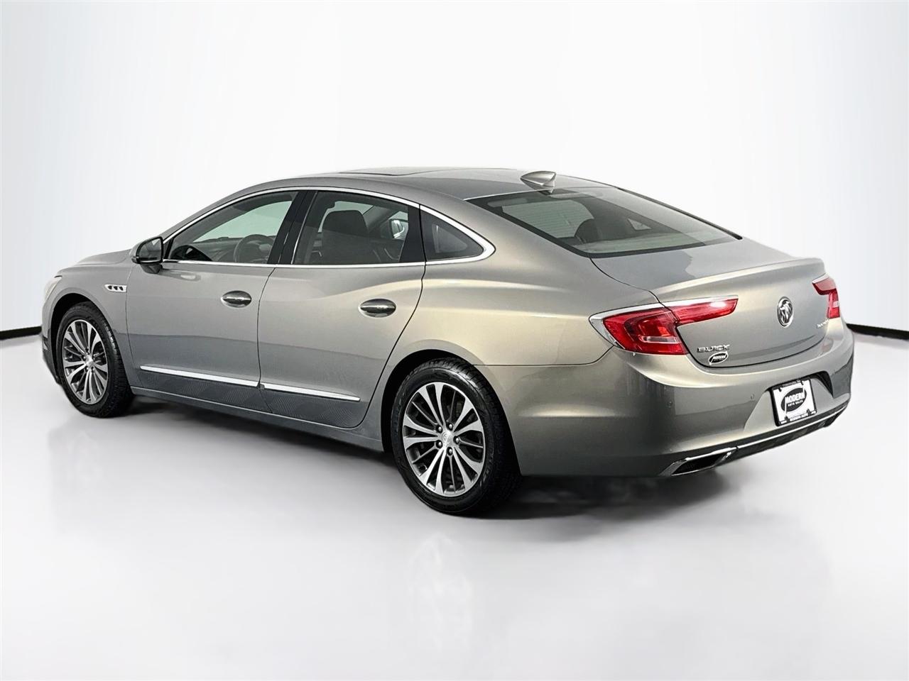 Buick LaCrosse 4dr Sdn Essence FWD 2017