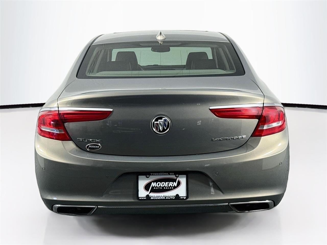 Buick LaCrosse 4dr Sdn Essence FWD 2017