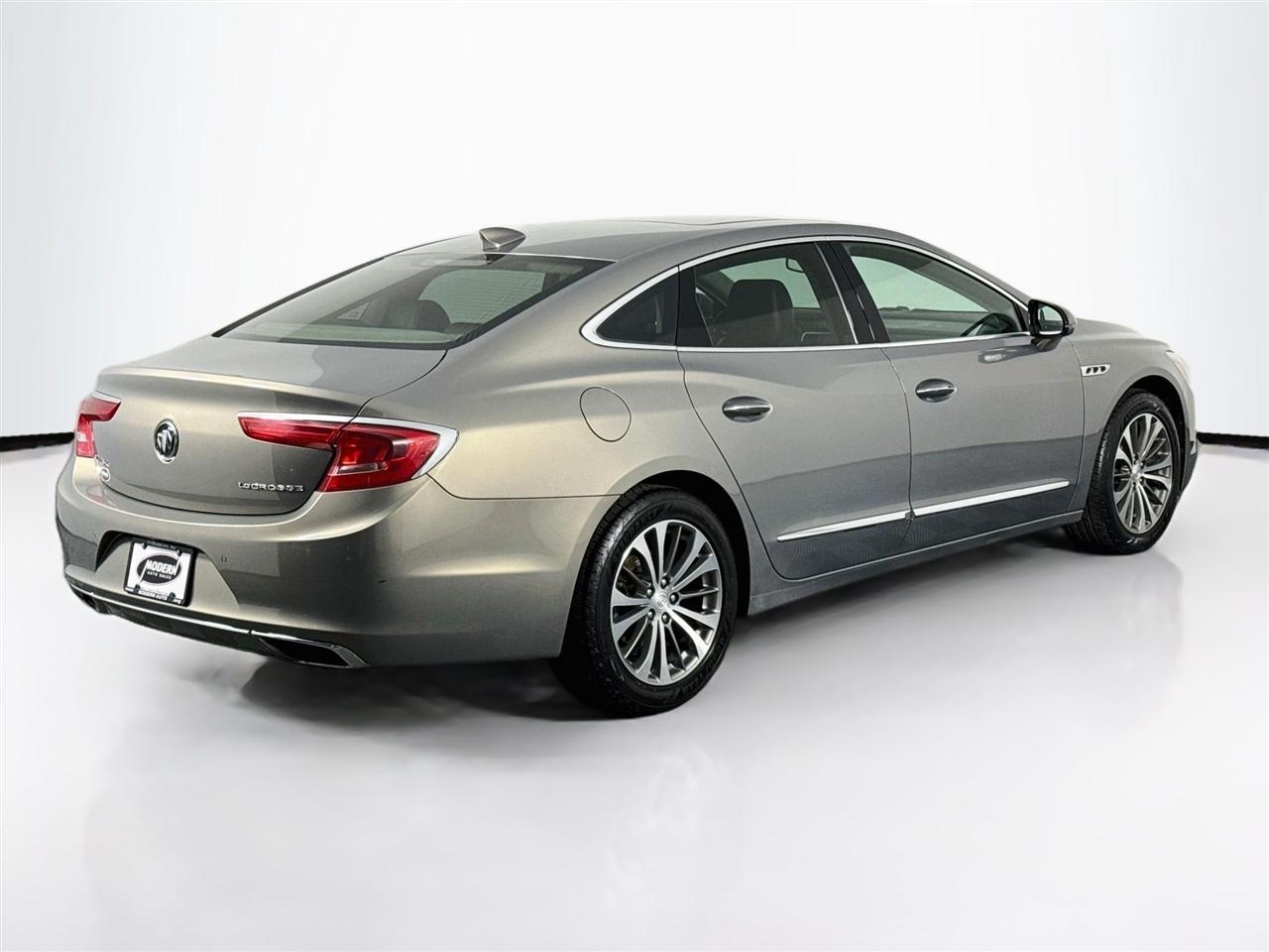 Buick LaCrosse 4dr Sdn Essence FWD 2017