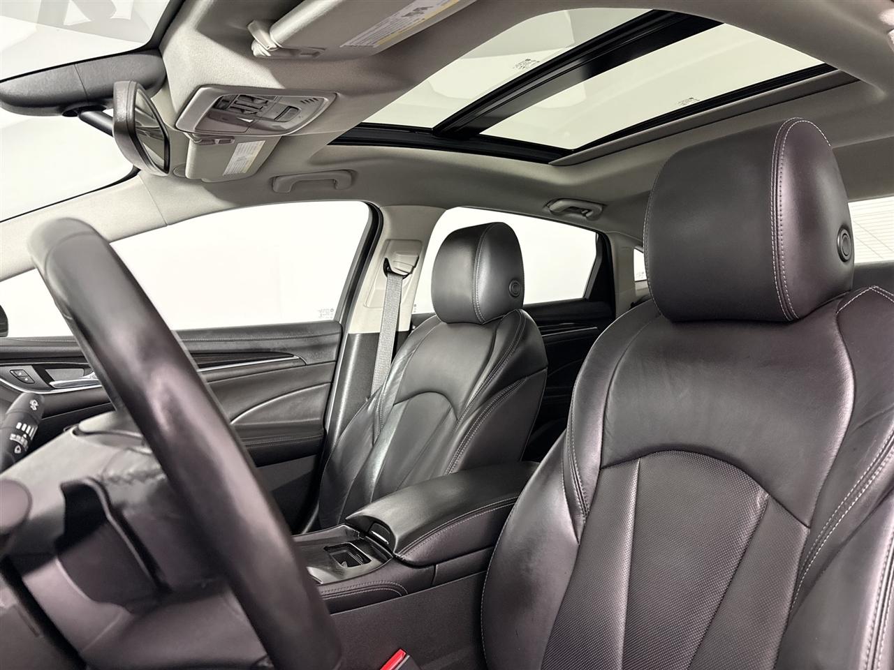 Buick LaCrosse 4dr Sdn Essence FWD 2017