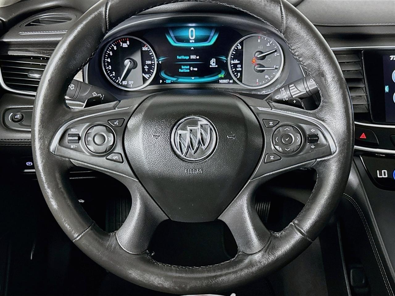 Buick LaCrosse 4dr Sdn Essence FWD 2017