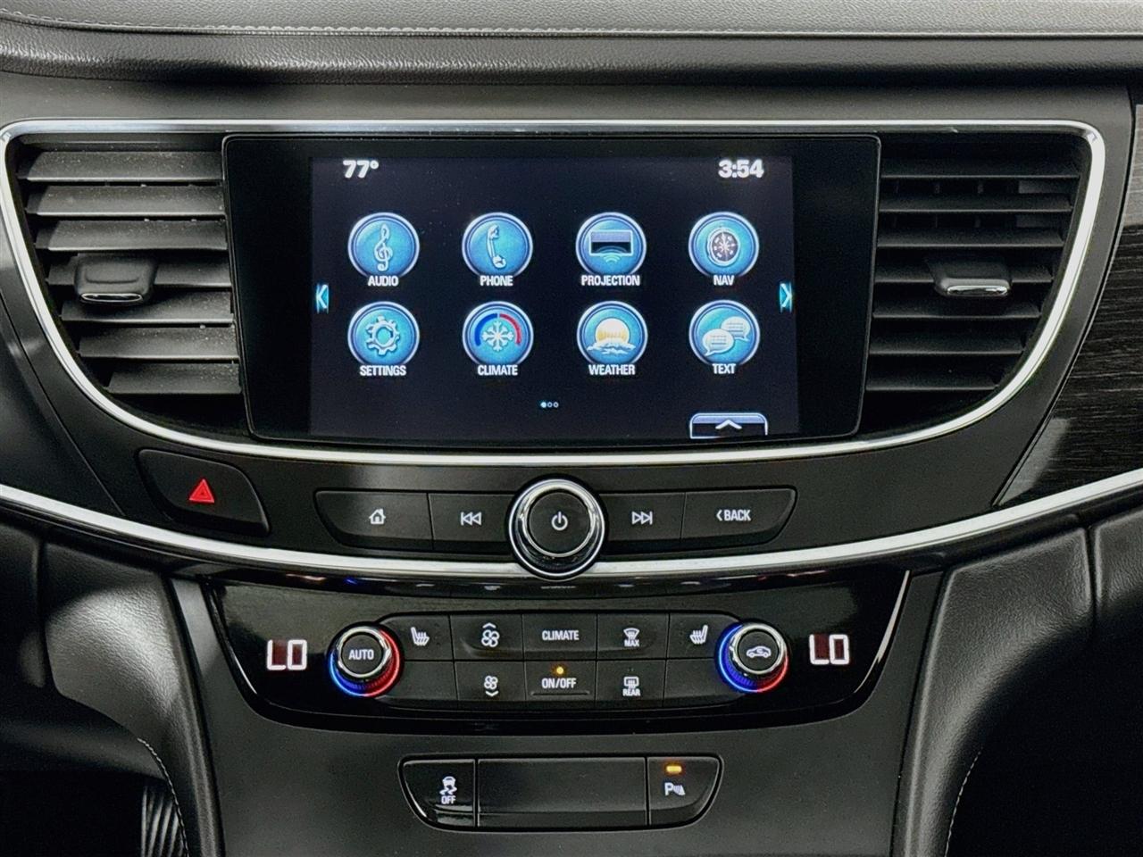 Buick LaCrosse 4dr Sdn Essence FWD 2017