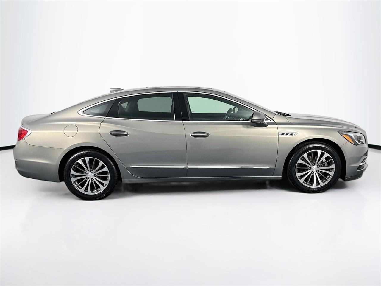 Buick LaCrosse 4dr Sdn Essence FWD 2017