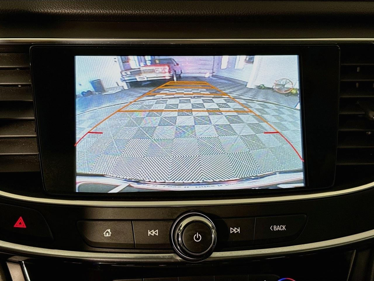 Buick LaCrosse 4dr Sdn Essence FWD 2017
