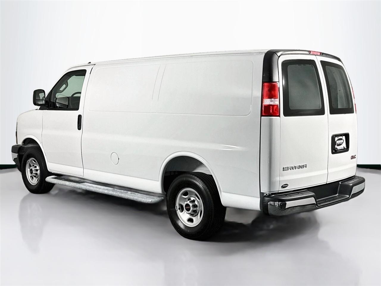 GMC Savana Cargo Van RWD 2500 135" 2025