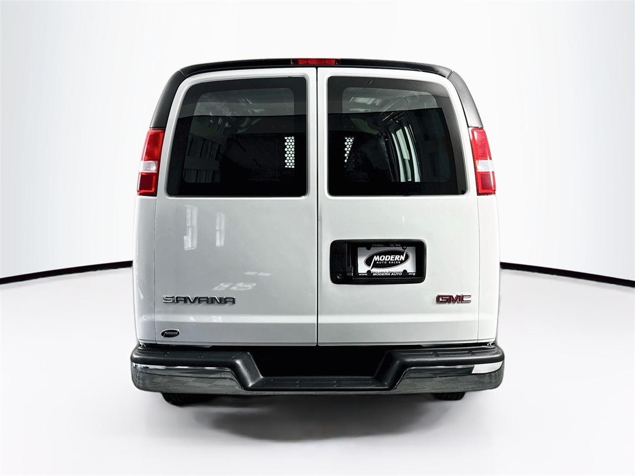 GMC Savana Cargo Van RWD 2500 135" 2025