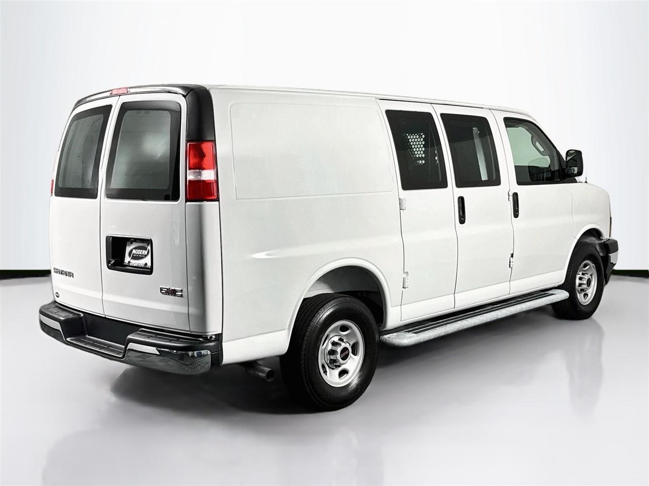 GMC Savana Cargo Van RWD 2500 135" 2025