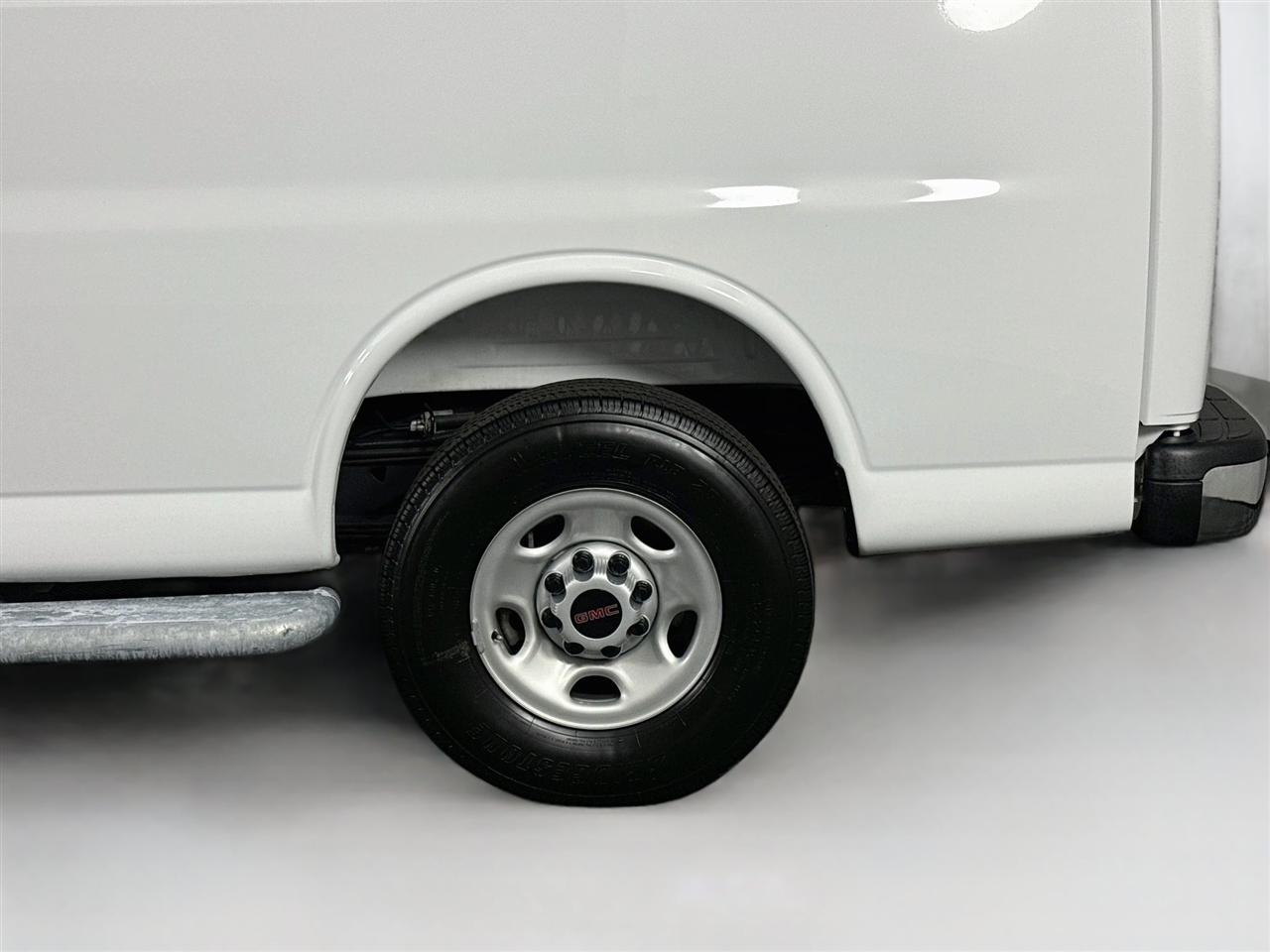 GMC Savana Cargo Van RWD 2500 135" 2025