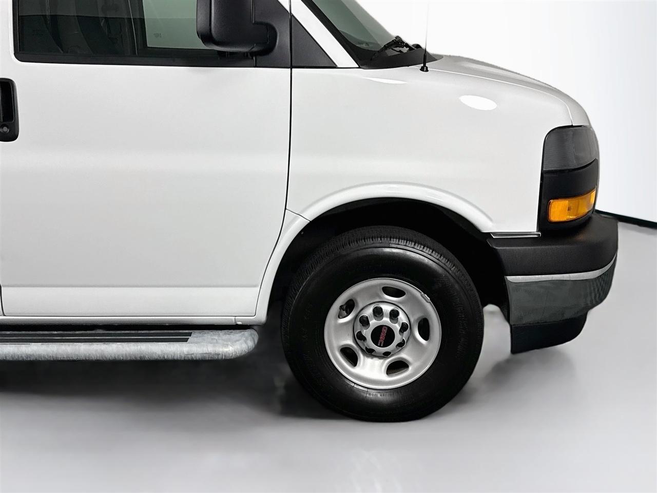 GMC Savana Cargo Van RWD 2500 135" 2025