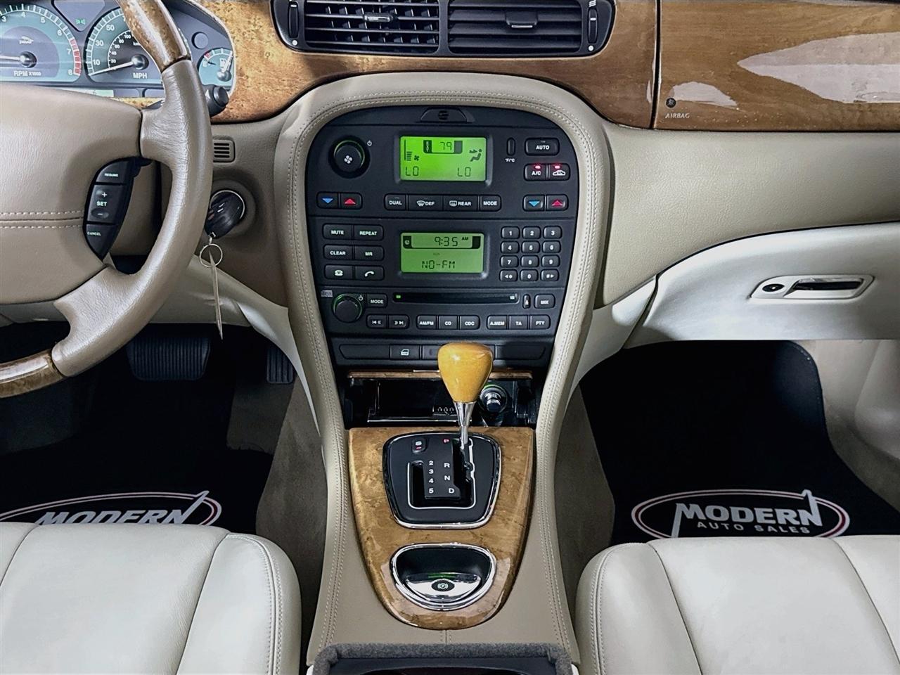 Jaguar S-Type 4dr Sdn V8 2003