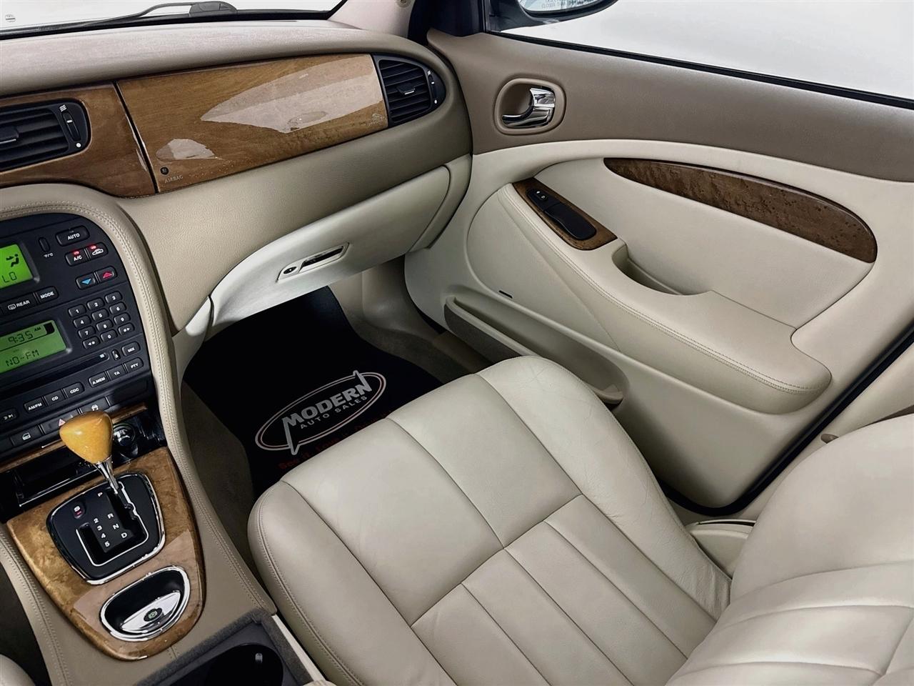 Jaguar S-Type 4dr Sdn V8 2003