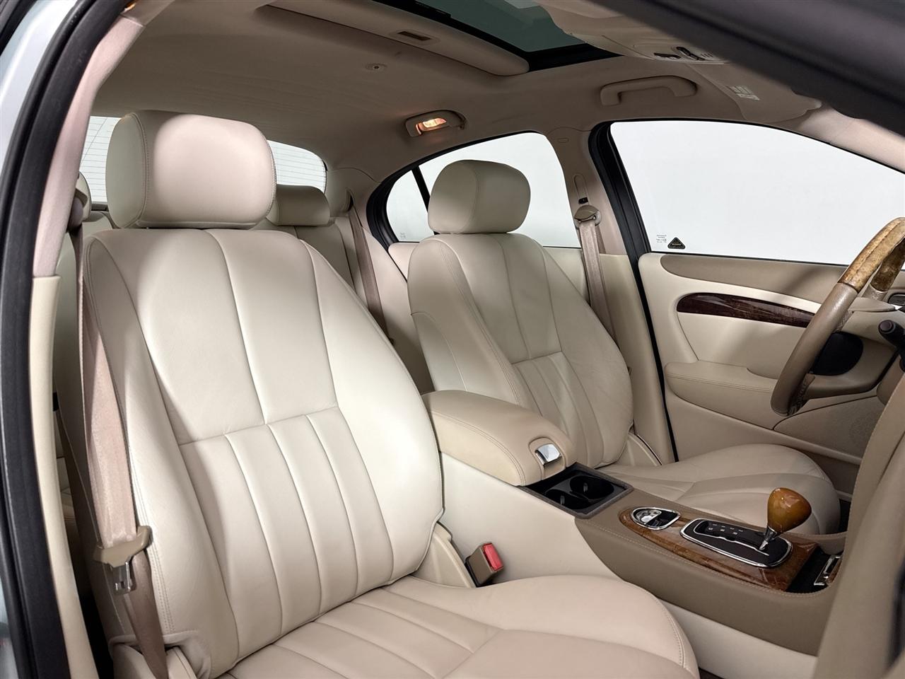 Jaguar S-Type 4dr Sdn V8 2003