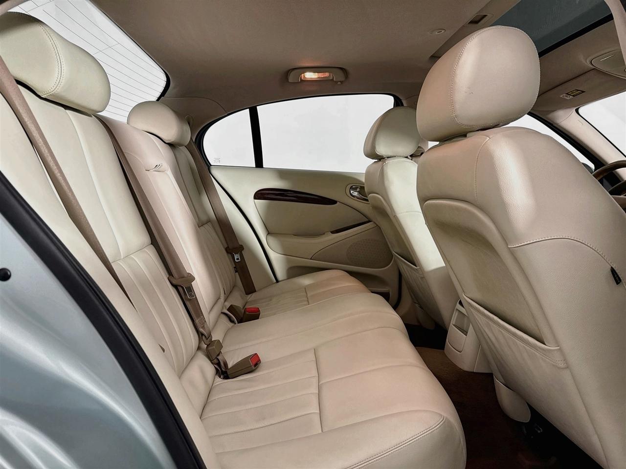 Jaguar S-Type 4dr Sdn V8 2003