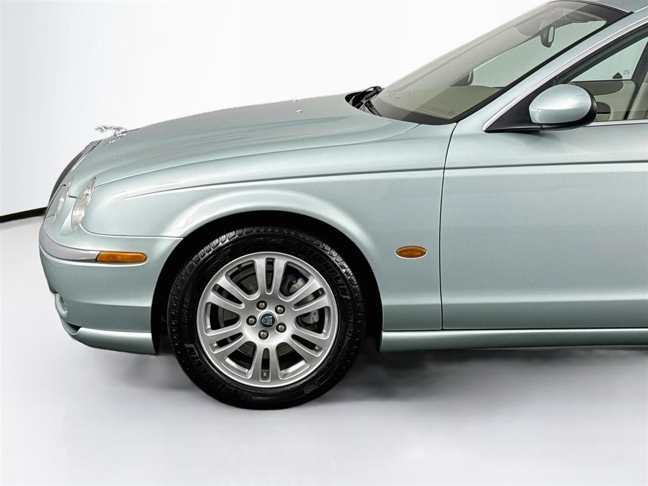 Jaguar S-Type 4dr Sdn V8 2003