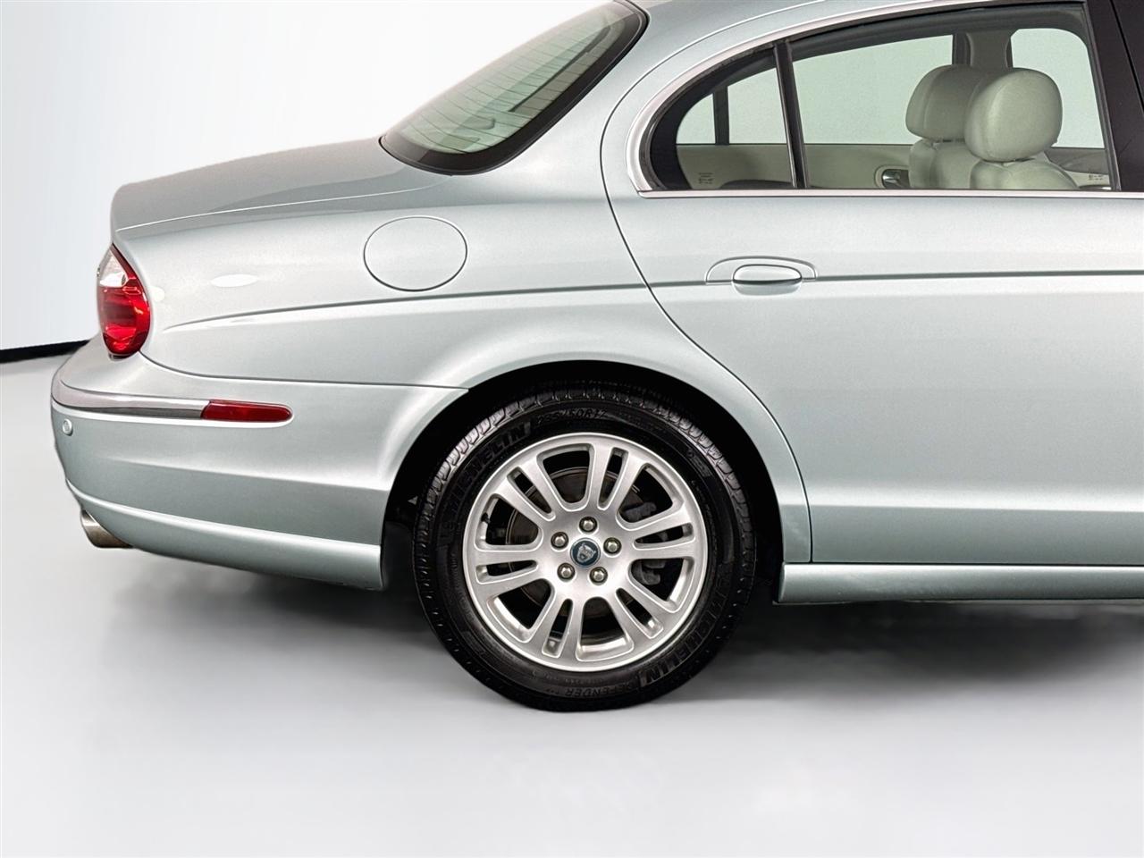 Jaguar S-Type 4dr Sdn V8 2003