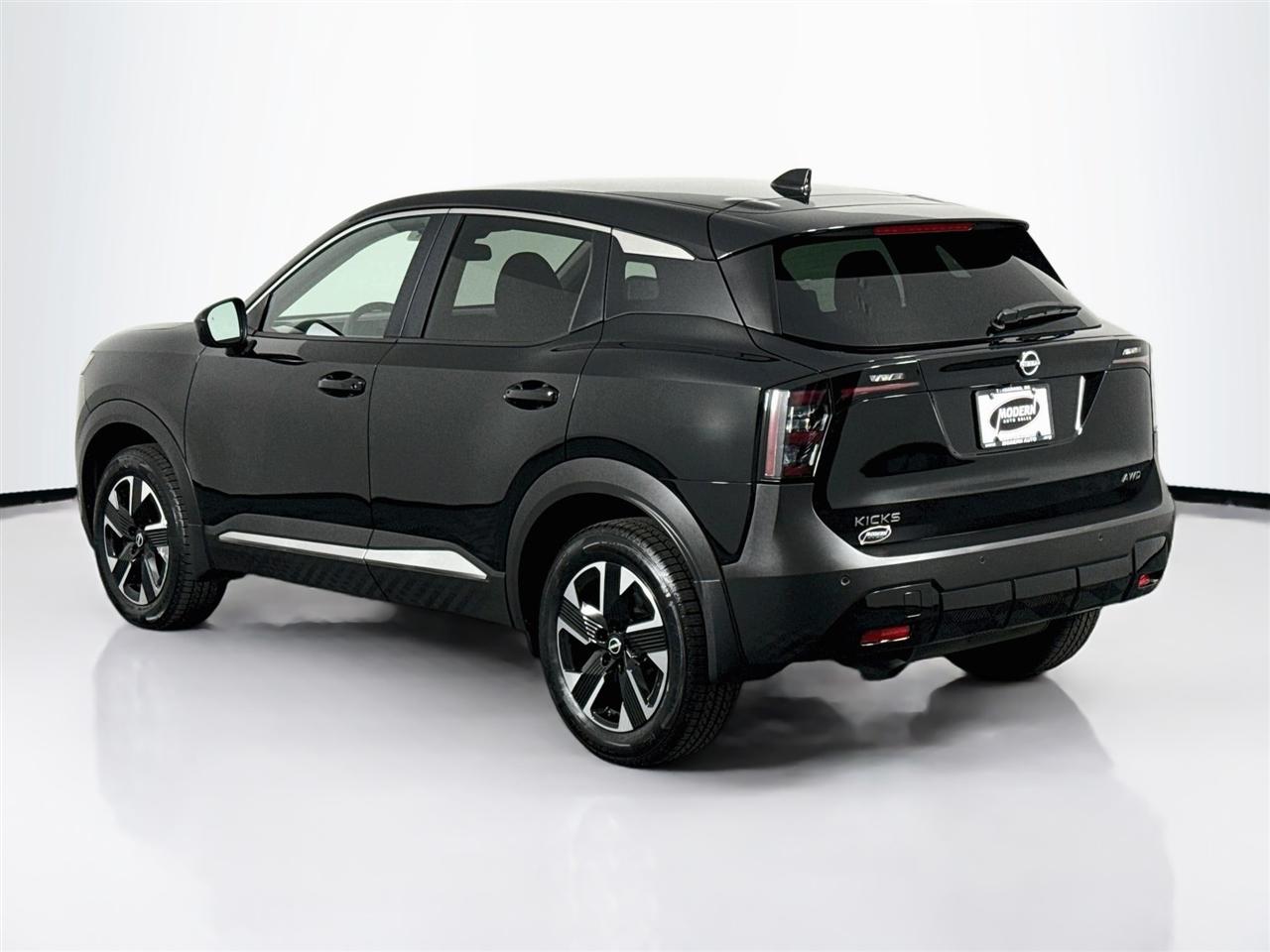 Nissan Kicks SV AWD 2025