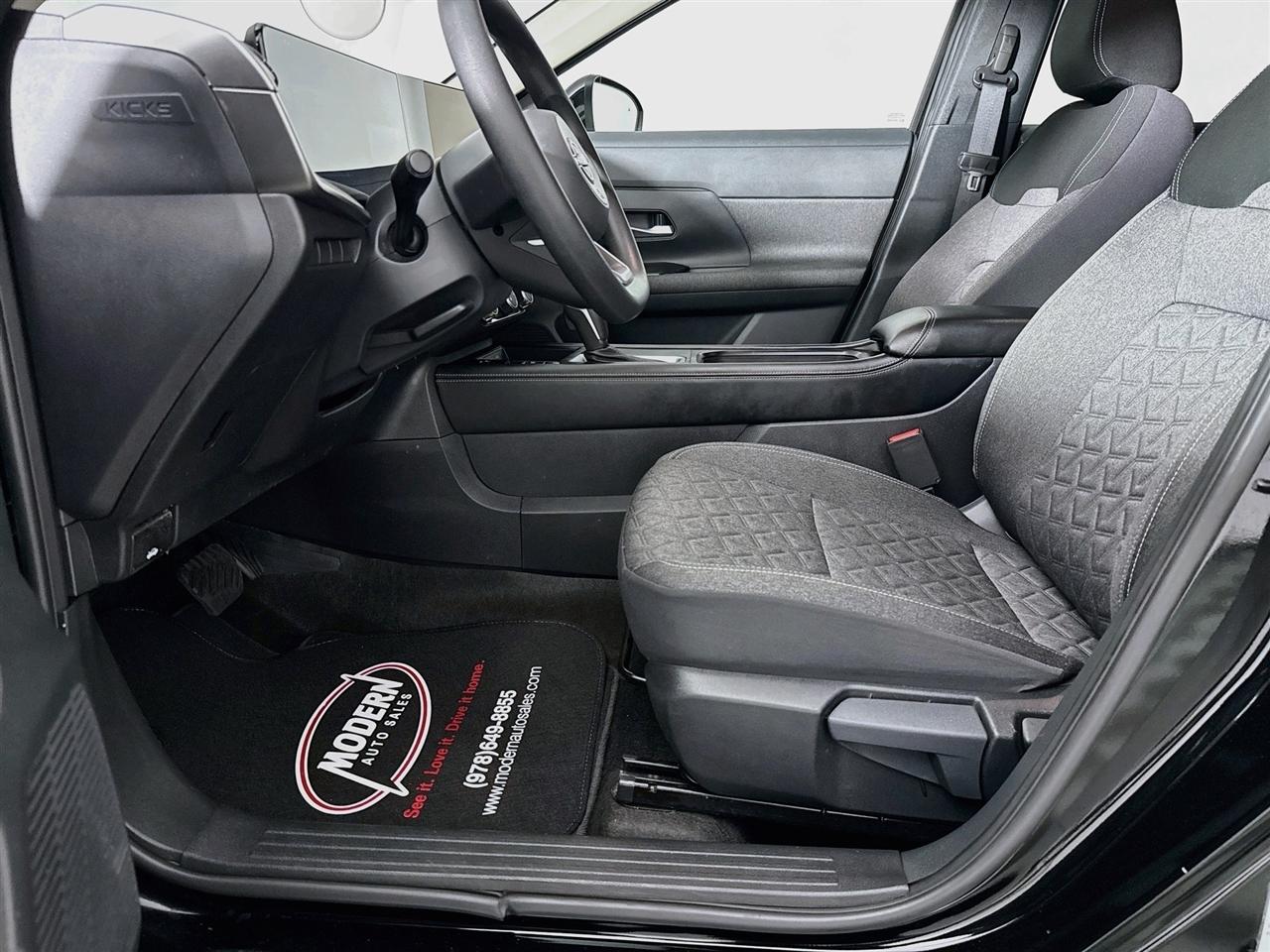 Nissan Kicks SV AWD 2025