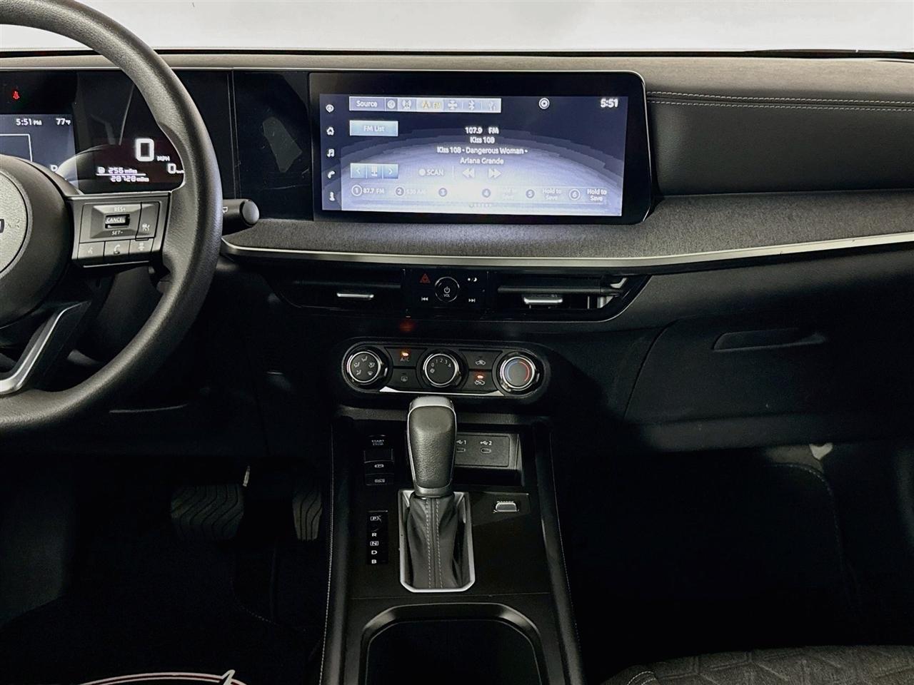 Nissan Kicks SV AWD 2025