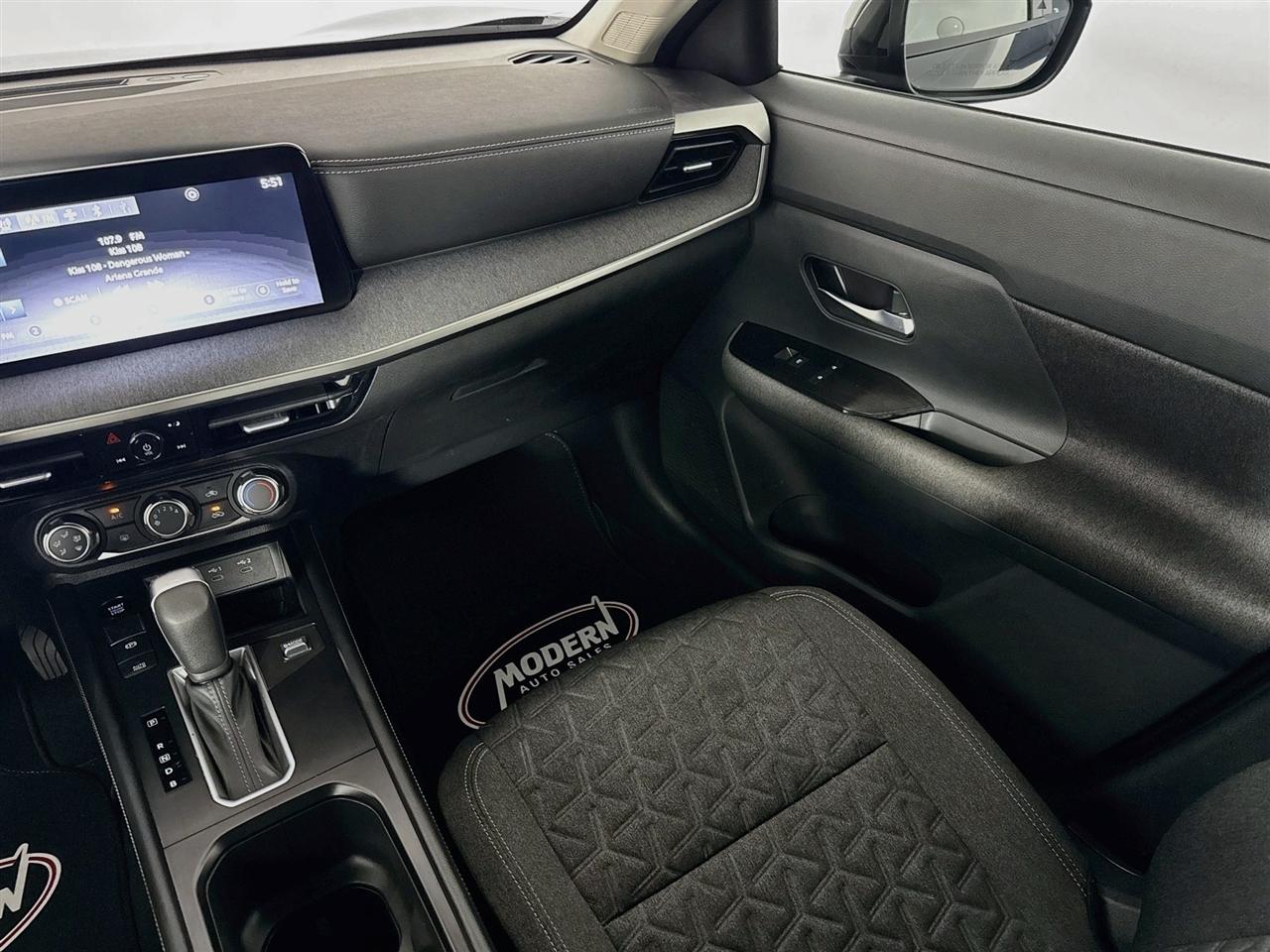 Nissan Kicks SV AWD 2025