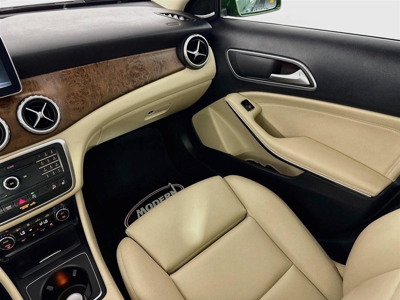 Mercedes-Benz GLA 4MATIC 4dr GLA 250 2016