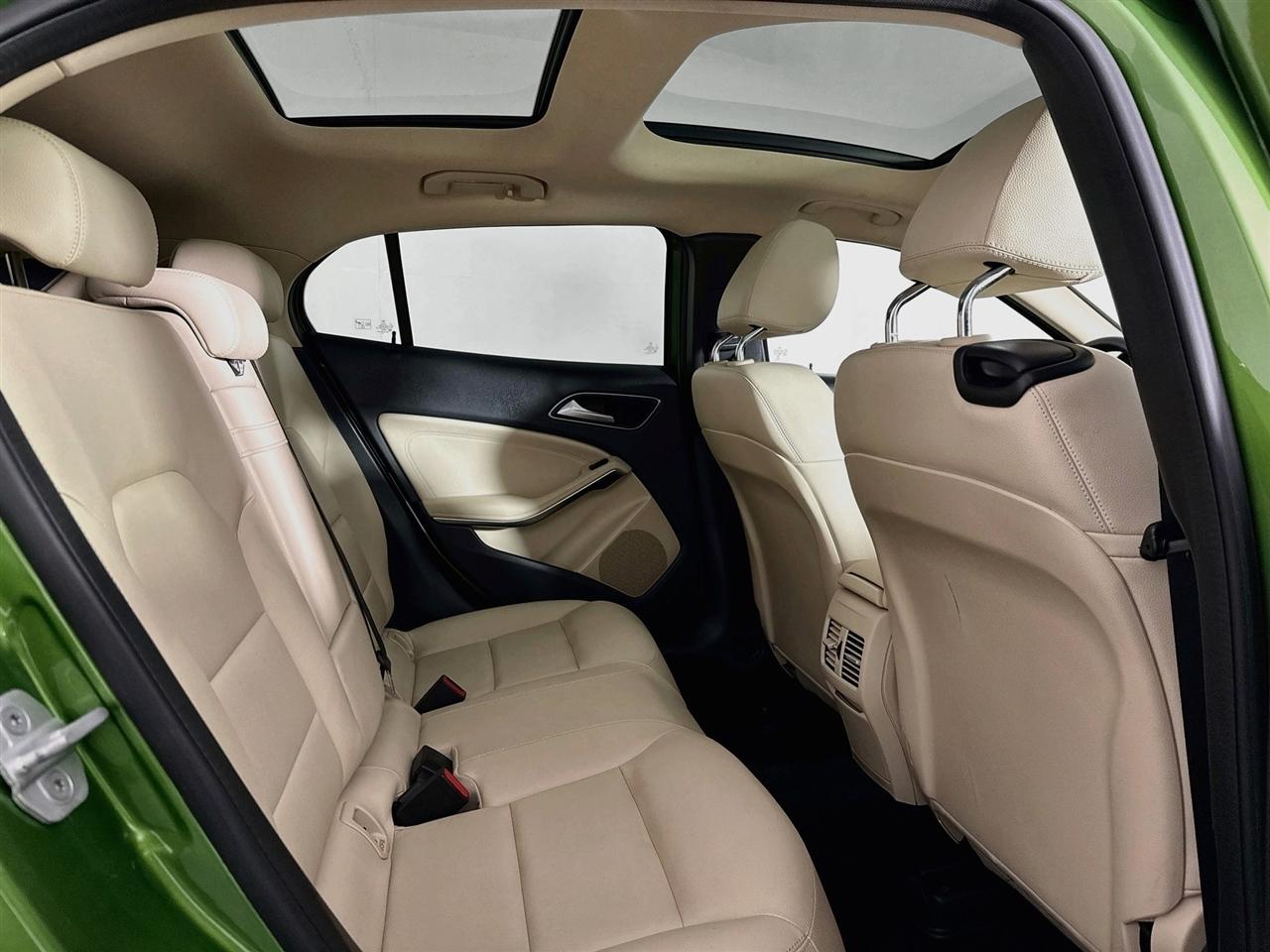 Mercedes-Benz GLA 4MATIC 4dr GLA 250 2016
