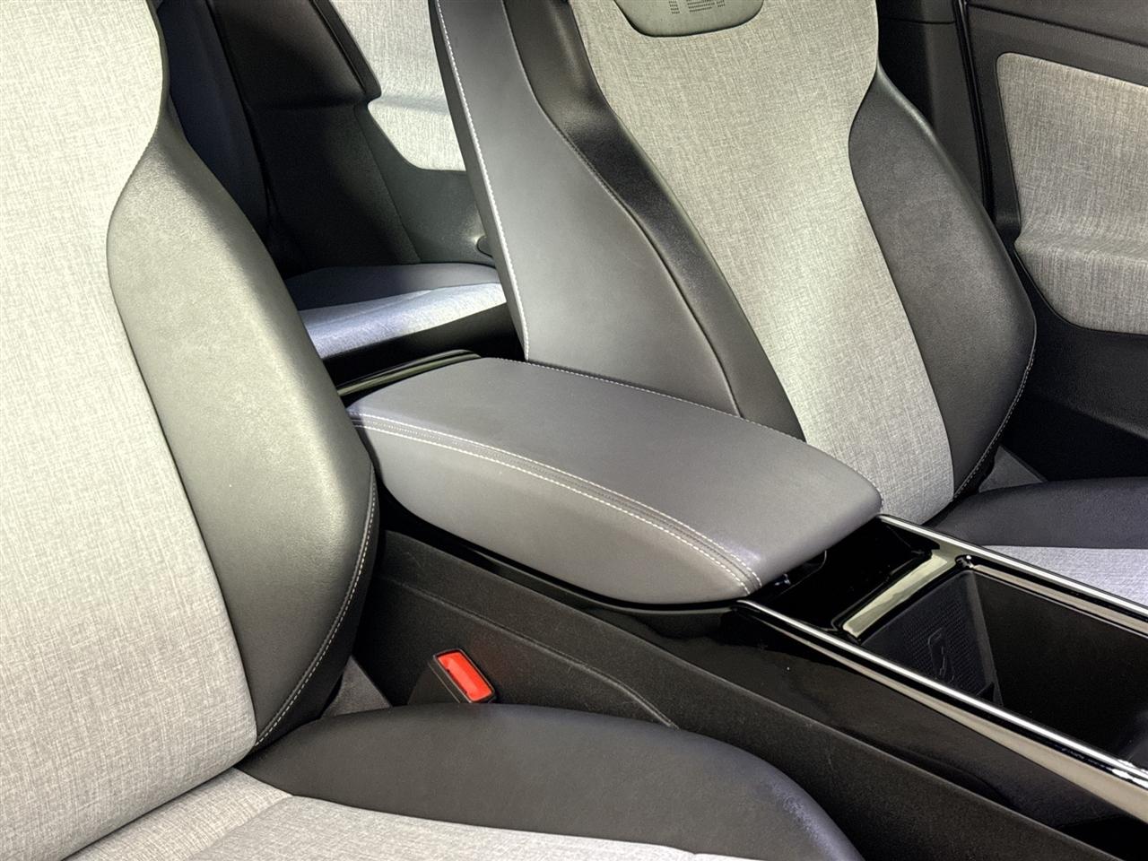 Volkswagen ID.4 Pro AWD w/SK On Battery 2023