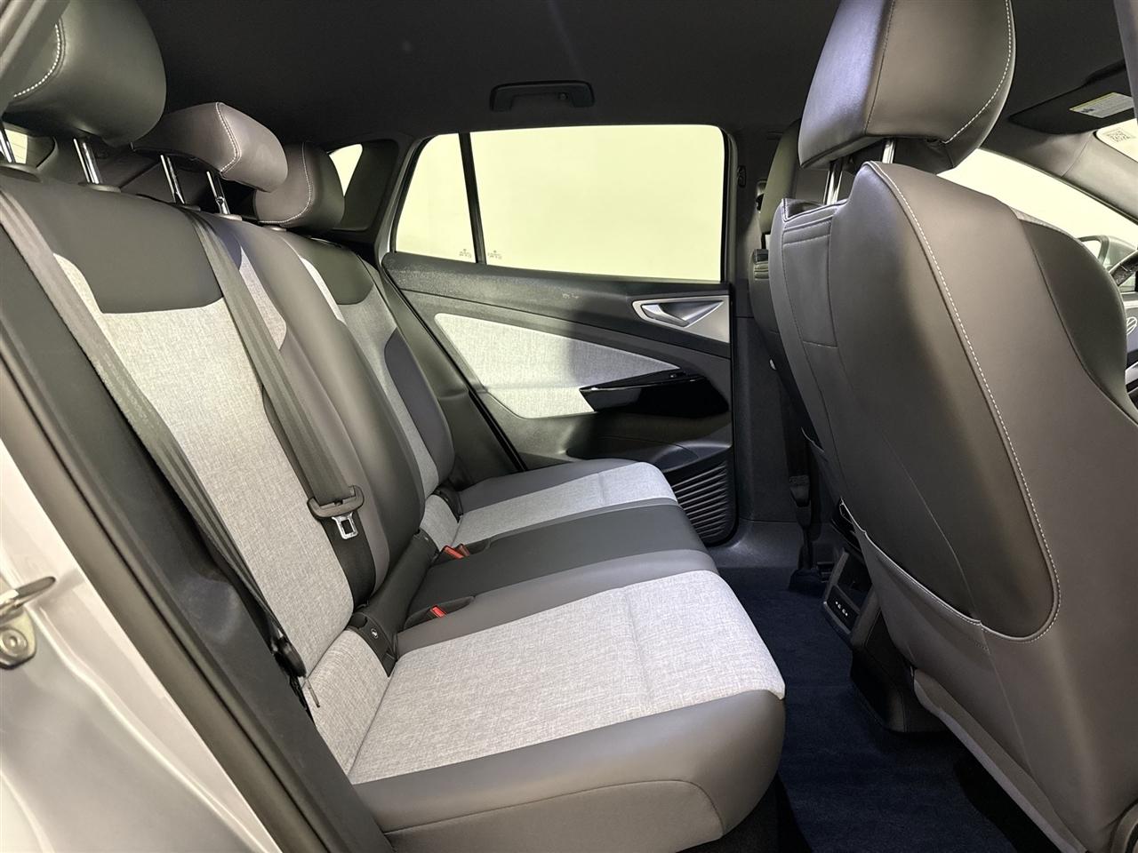 Volkswagen ID.4 Pro AWD w/SK On Battery 2023