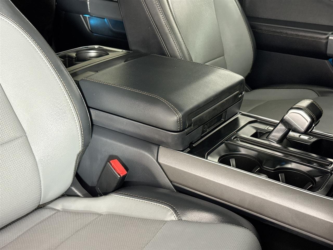Ford F-150 Lightning Platinum 4WD SuperCrew 5.5' Box 2023