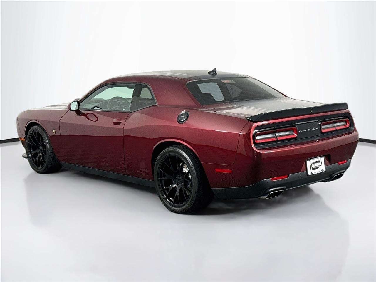 Dodge Challenger 392 Hemi Scat Pack Shaker Coupe 2017