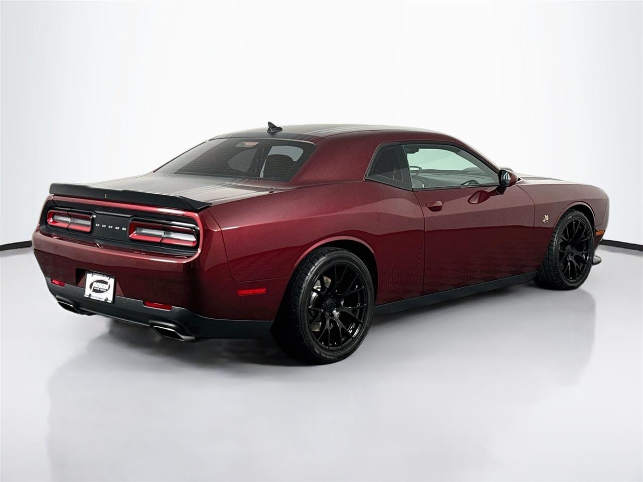 Dodge Challenger 392 Hemi Scat Pack Shaker Coupe 2017