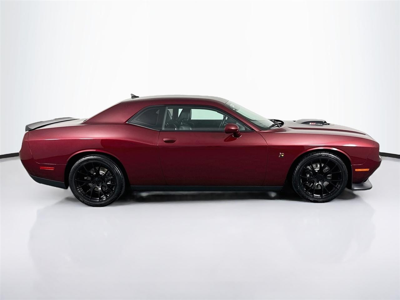 Dodge Challenger 392 Hemi Scat Pack Shaker Coupe 2017
