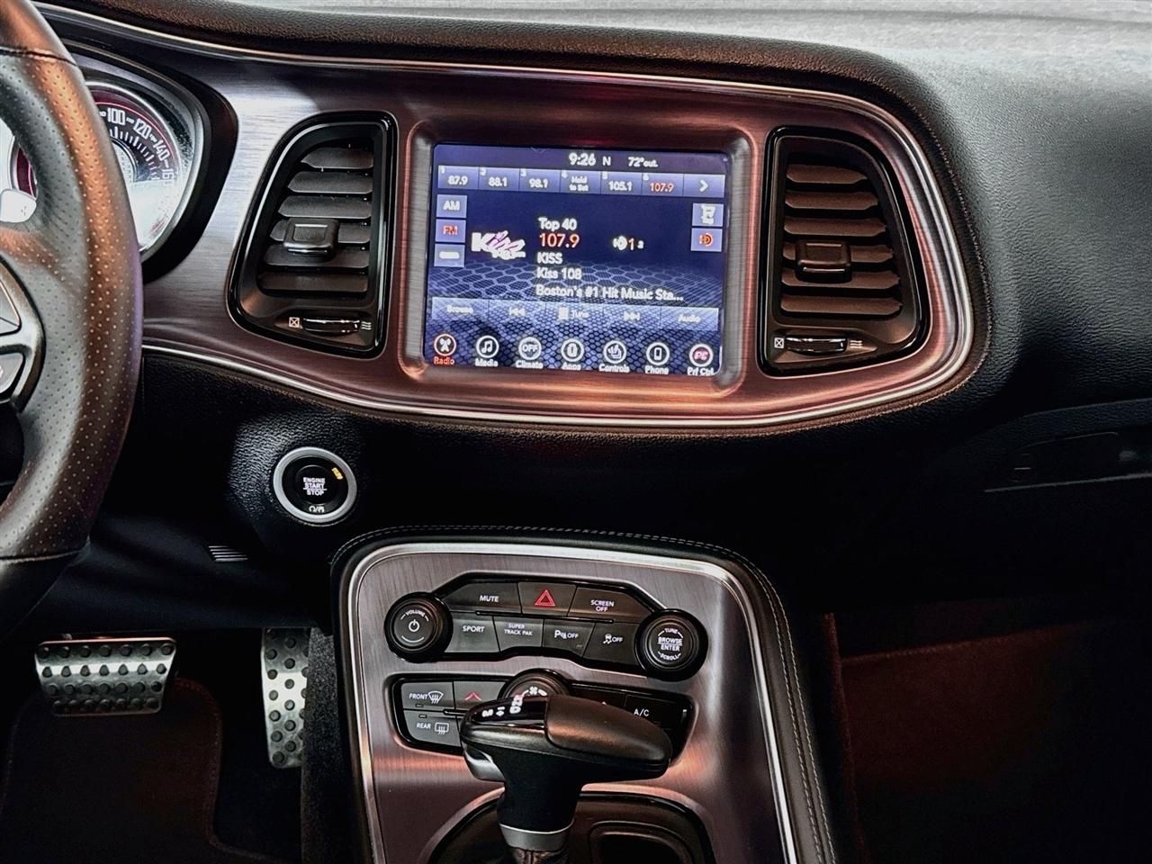 Dodge Challenger 392 Hemi Scat Pack Shaker Coupe 2017