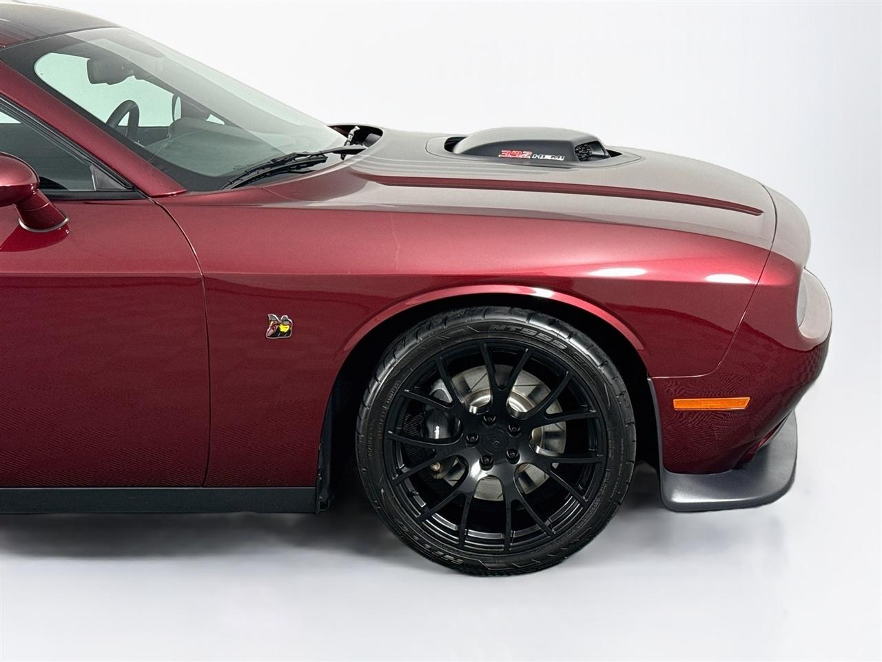 Dodge Challenger 392 Hemi Scat Pack Shaker Coupe 2017