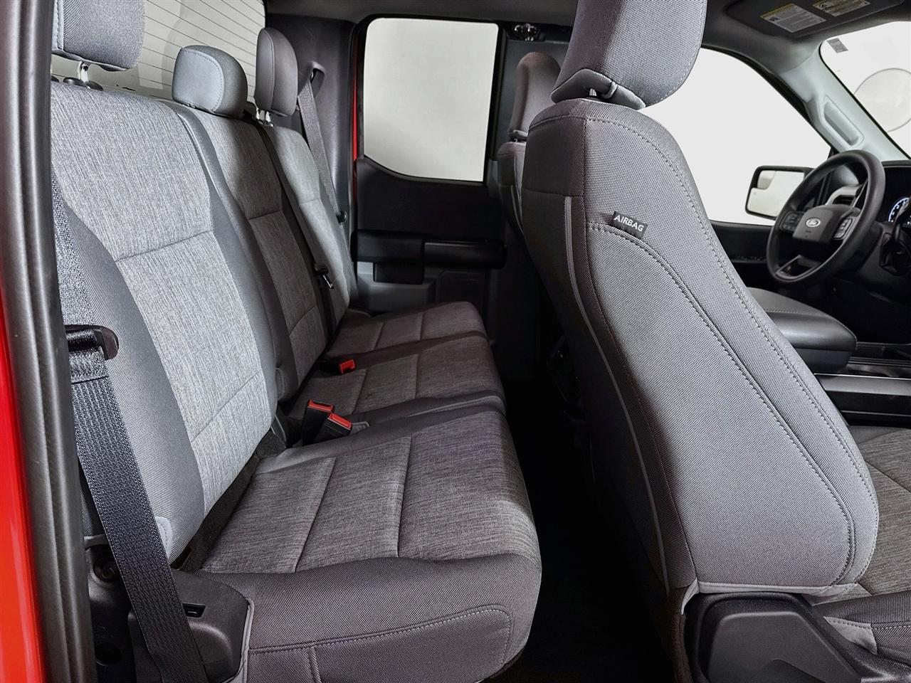 Ford F-150 Lariat 4WD SuperCab 8' Box 2022