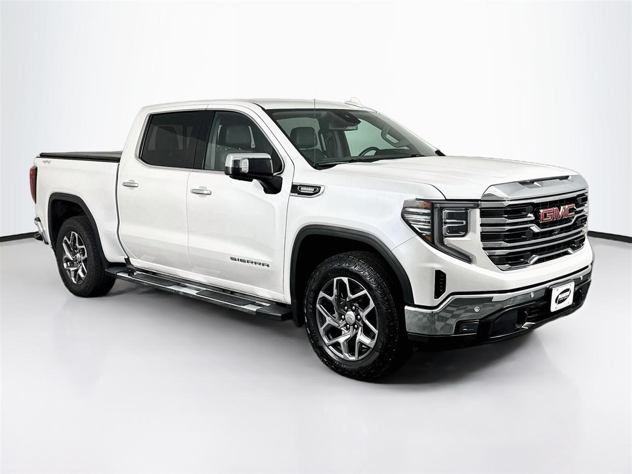 GMC Sierra 1500 4WD Crew Cab 147" SLT 2023
