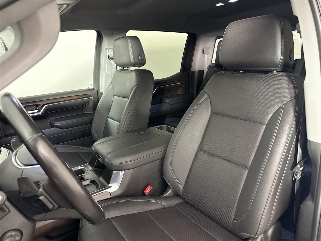 GMC Sierra 1500 4WD Crew Cab 147" SLT 2023