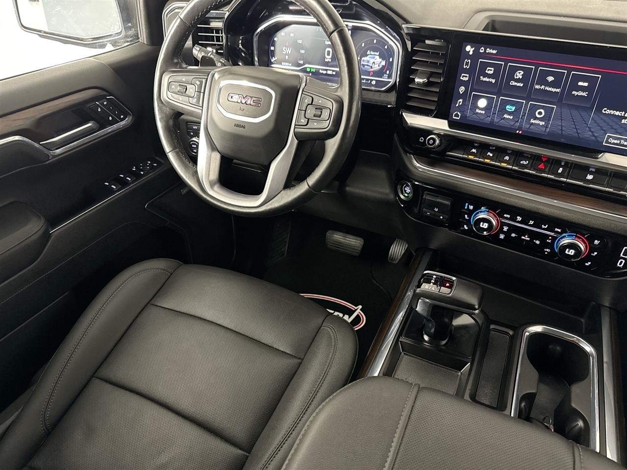 GMC Sierra 1500 4WD Crew Cab 147" SLT 2023