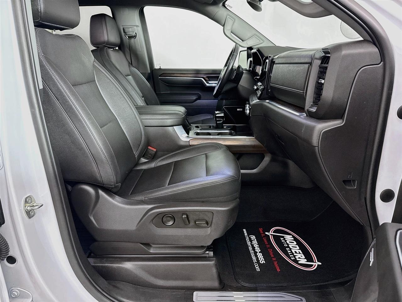 GMC Sierra 1500 4WD Crew Cab 147" SLT 2023