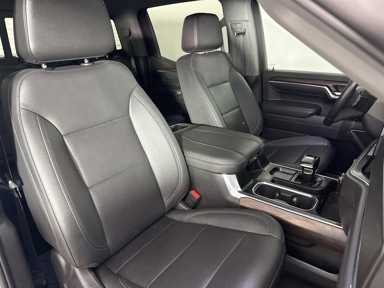 GMC Sierra 1500 4WD Crew Cab 147" SLT 2023