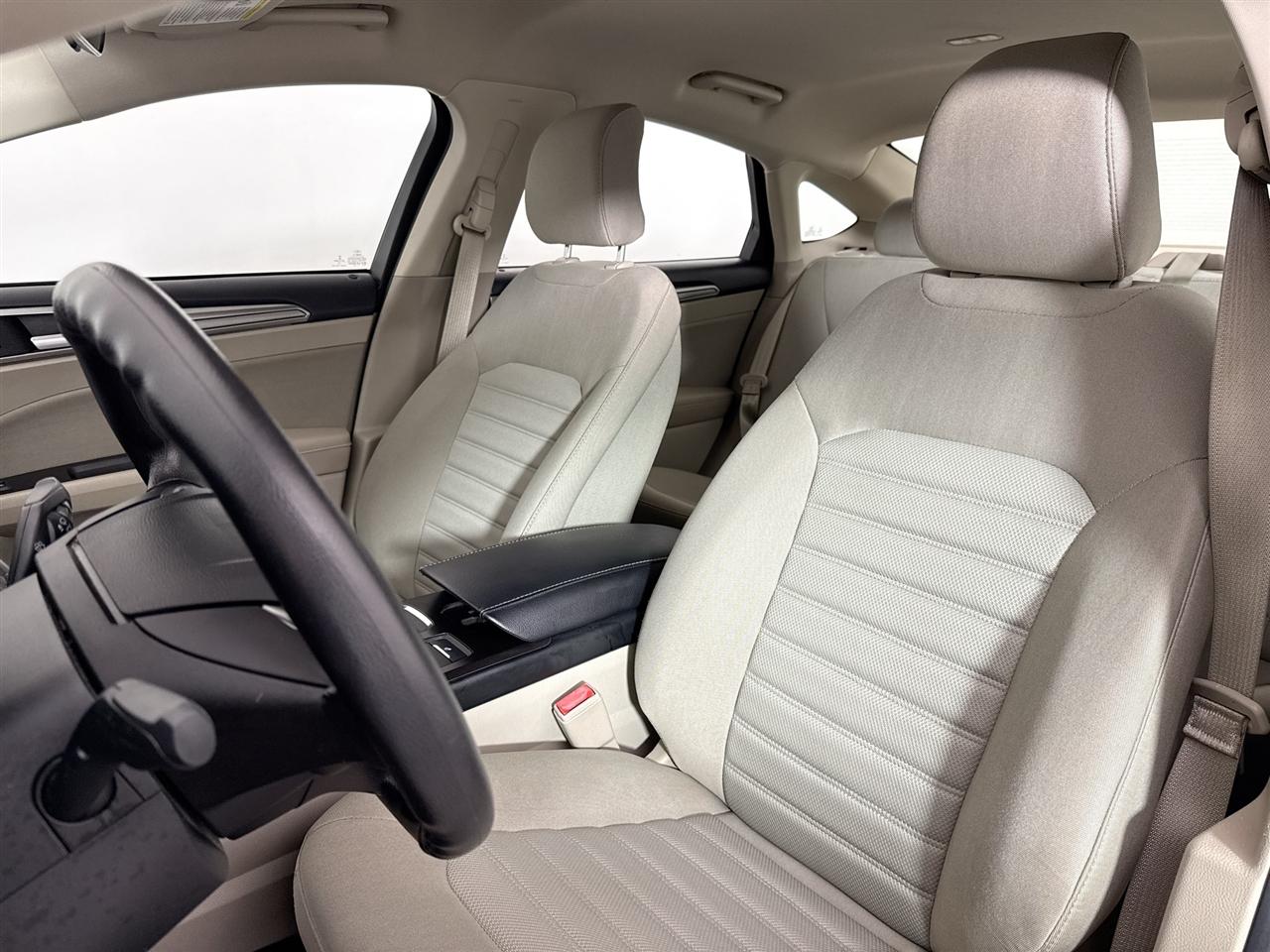 Ford Fusion SE FWD 2018