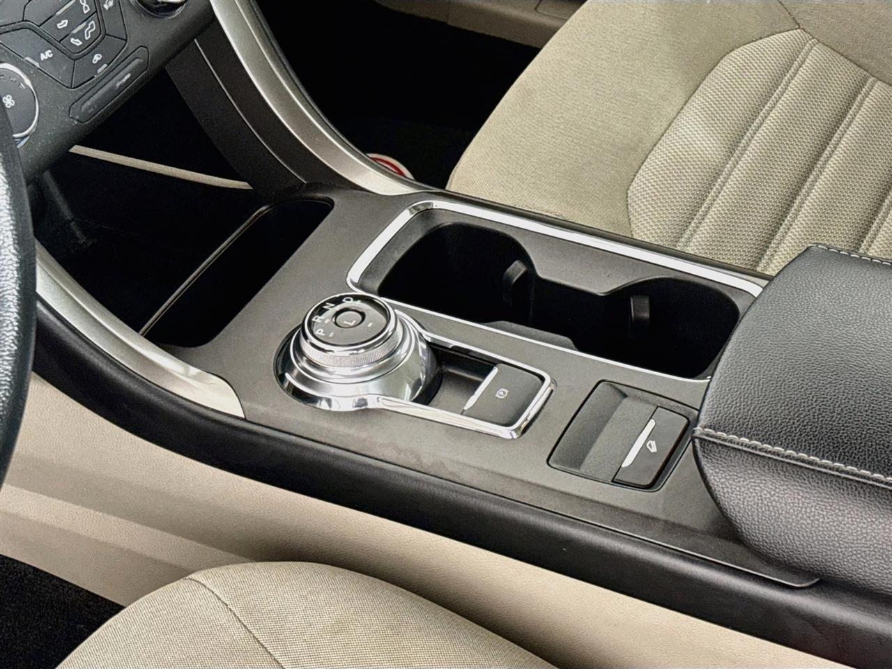 Ford Fusion SE FWD 2018