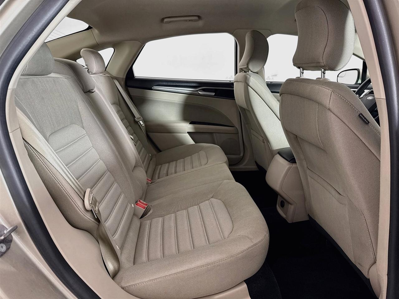 Ford Fusion SE FWD 2018
