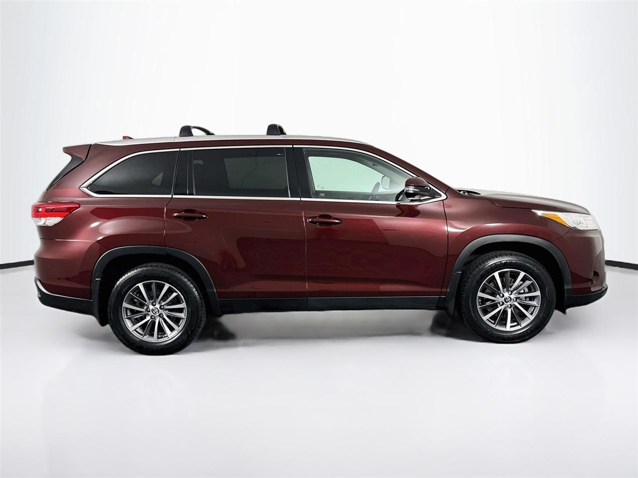 Toyota Highlander XLE V6 AWD (Natl) 2019