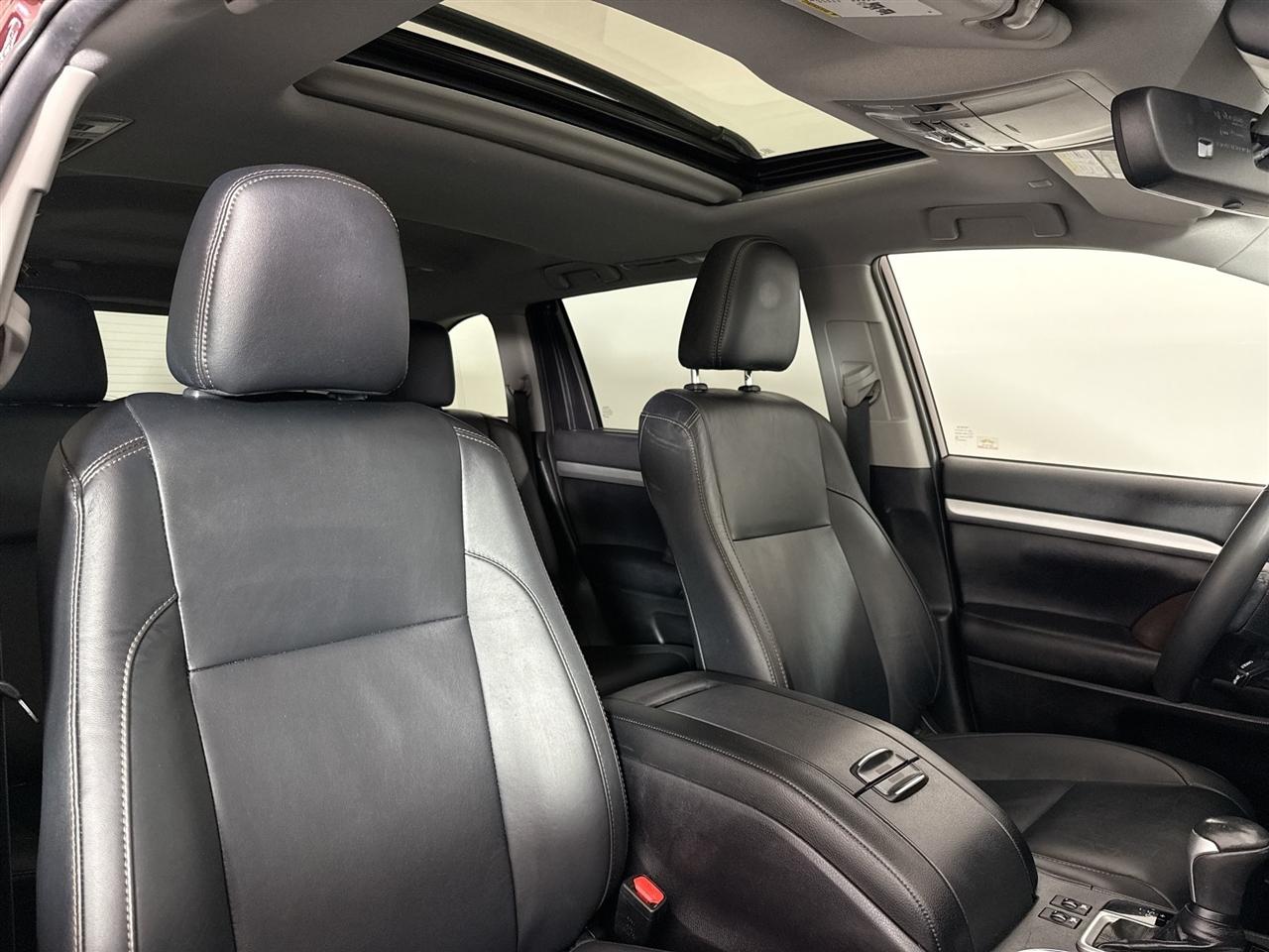 Toyota Highlander XLE V6 AWD (Natl) 2019