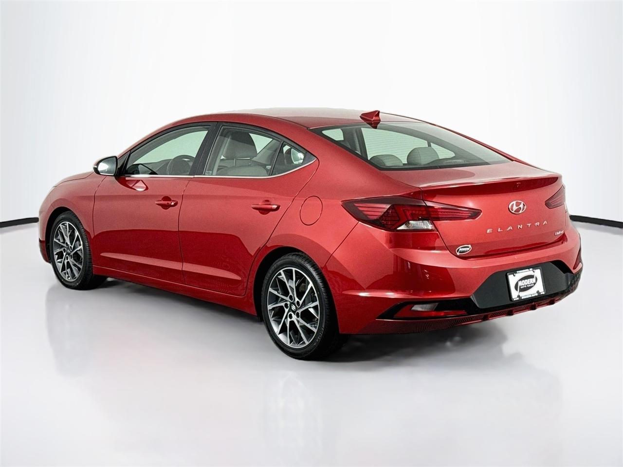 Hyundai Elantra Limited Auto 2019